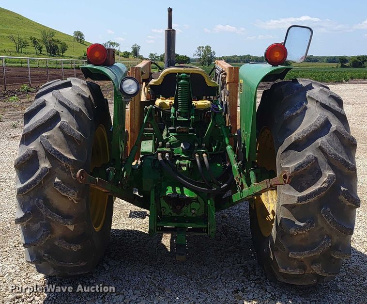 image for item ER2159 1975 John Deere 2030 tractor