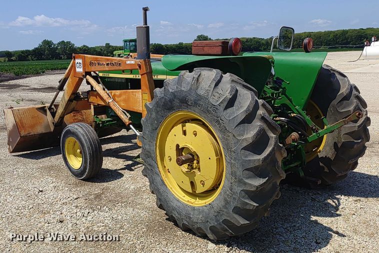 image for item ER2159 1975 John Deere 2030 tractor