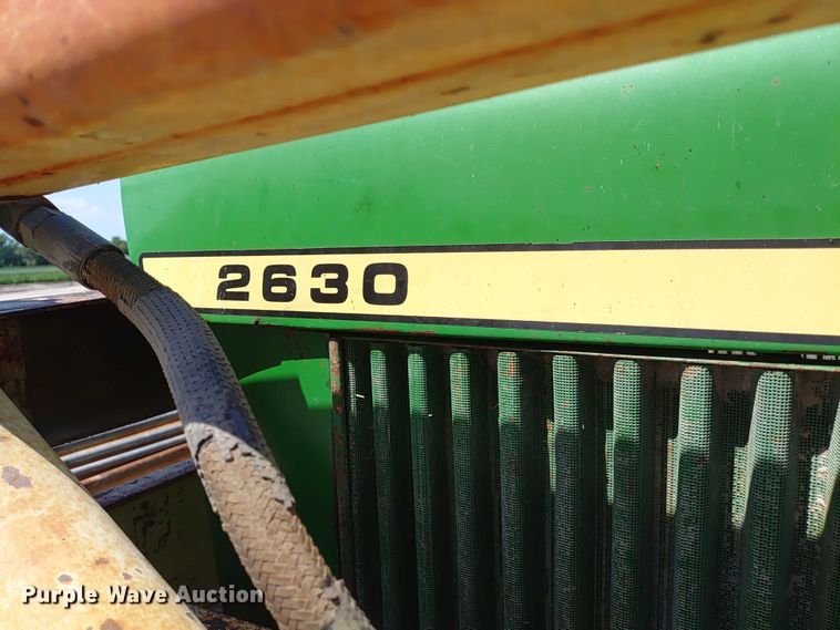 image for item ER2159 1975 John Deere 2030 tractor