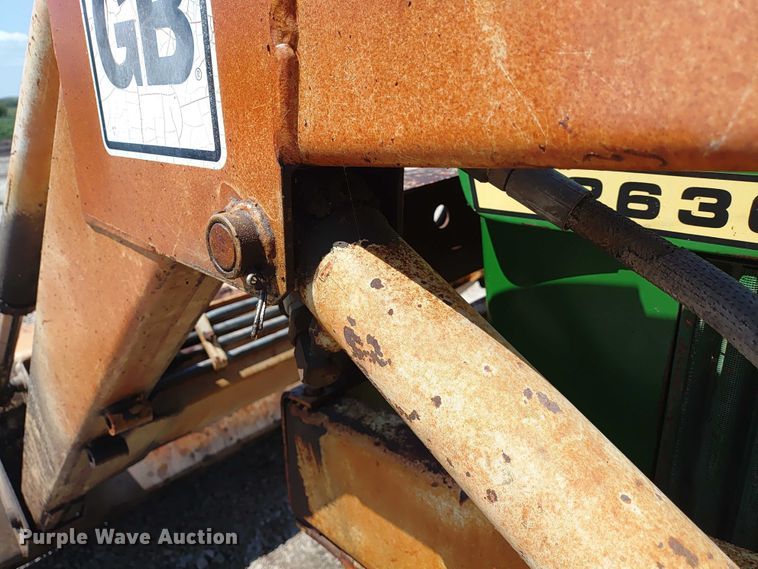 image for item ER2159 1975 John Deere 2030 tractor