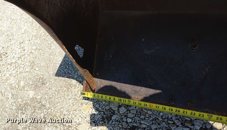 image for item ER2159 1975 John Deere 2030 tractor