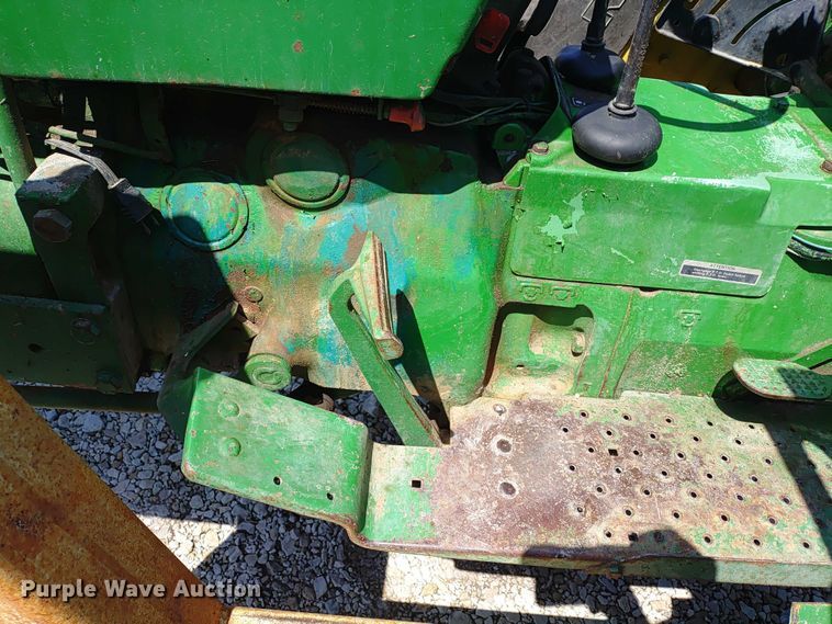 image for item ER2159 1975 John Deere 2030 tractor