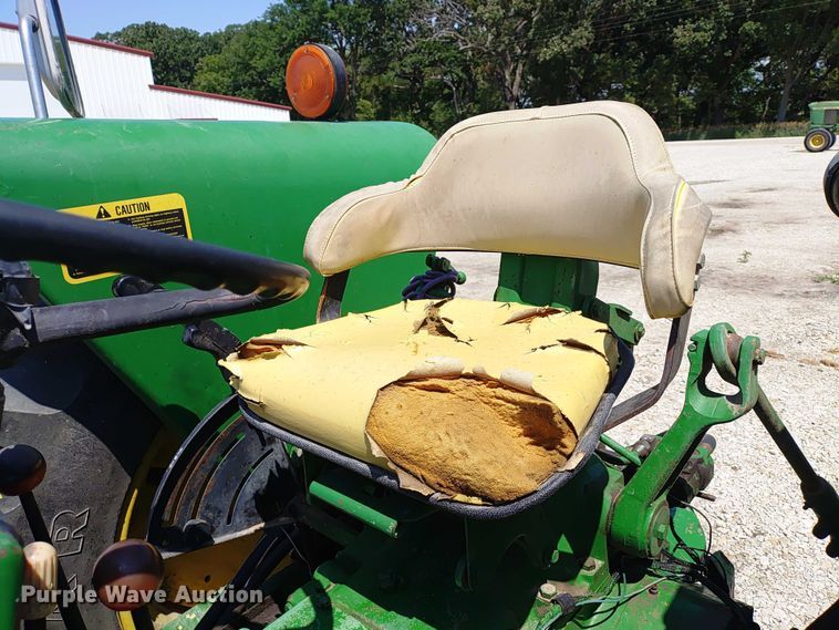 image for item ER2159 1975 John Deere 2030 tractor