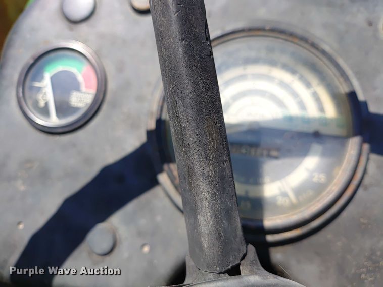 image for item ER2159 1975 John Deere 2030 tractor