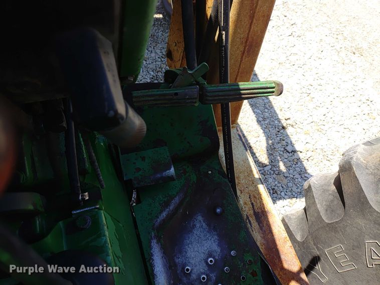 image for item ER2159 1975 John Deere 2030 tractor