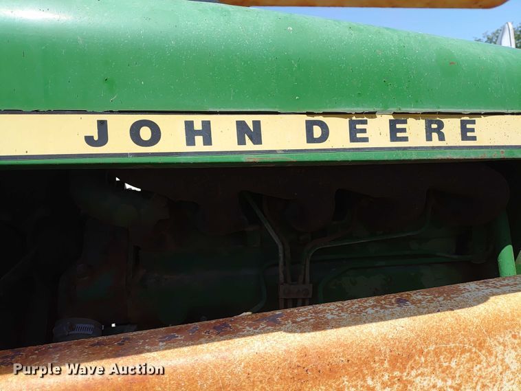 image for item ER2159 1975 John Deere 2030 tractor