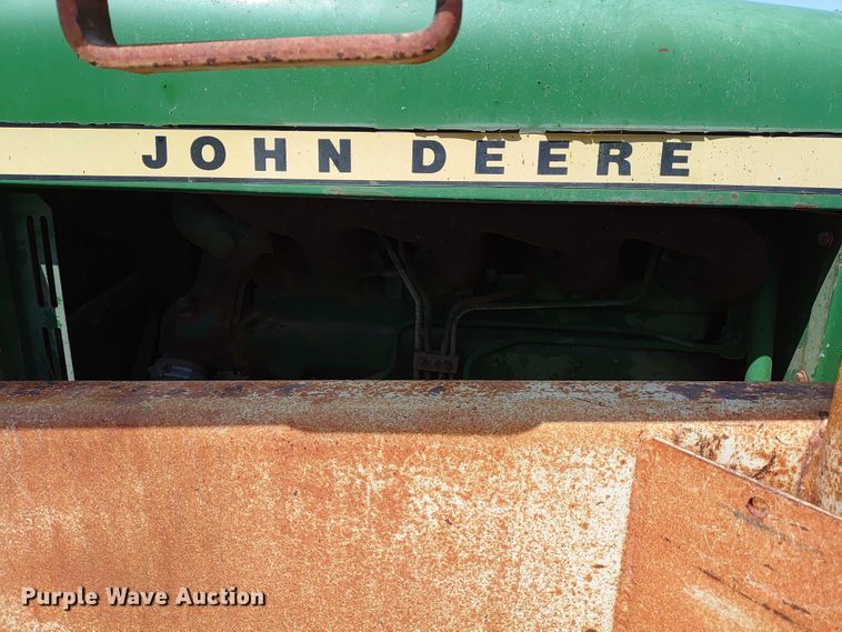 image for item ER2159 1975 John Deere 2030 tractor