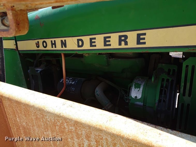 image for item ER2159 1975 John Deere 2030 tractor