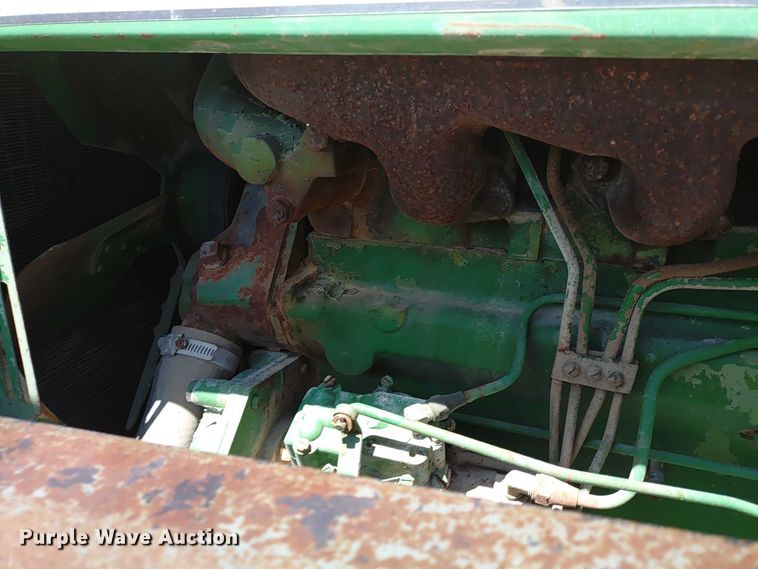 image for item ER2159 1975 John Deere 2030 tractor