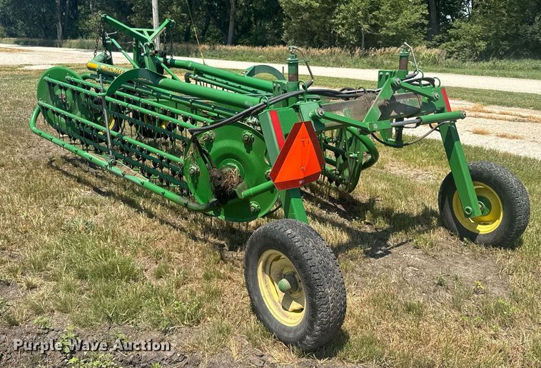 image for item ER2161 John Deere 705 hay rake