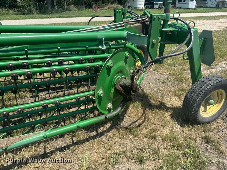 image for item ER2161 John Deere 705 hay rake