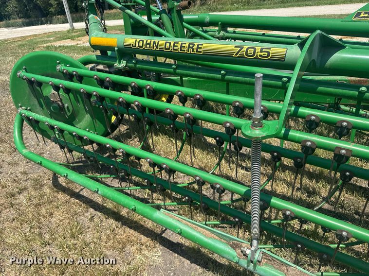 image for item ER2161 John Deere 705 hay rake