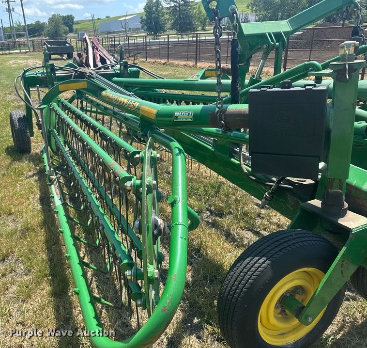 image for item ER2161 John Deere 705 hay rake