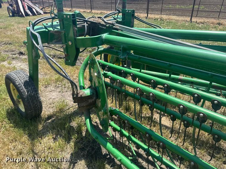 image for item ER2161 John Deere 705 hay rake