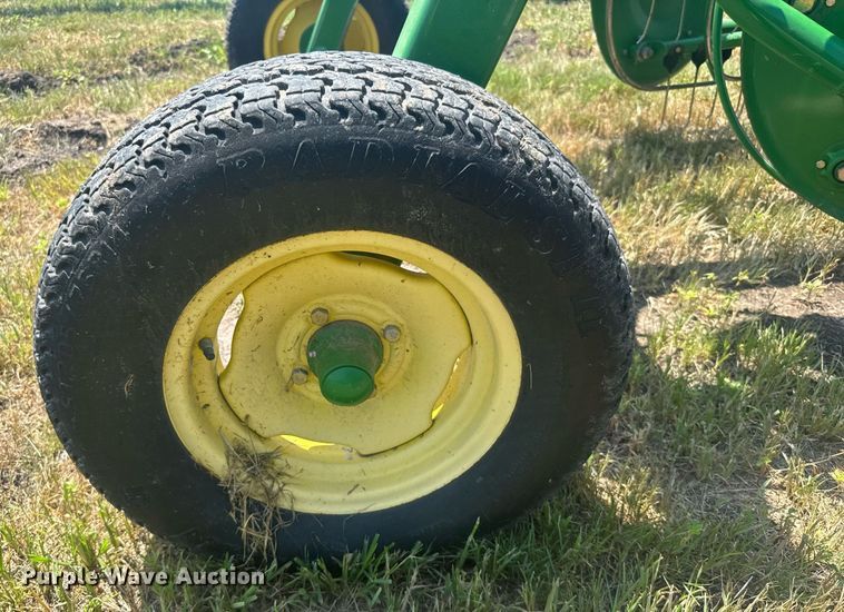 image for item ER2161 John Deere 705 hay rake