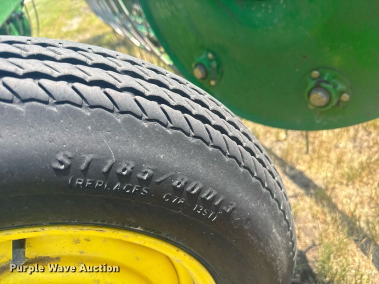 image for item ER2161 John Deere 705 hay rake