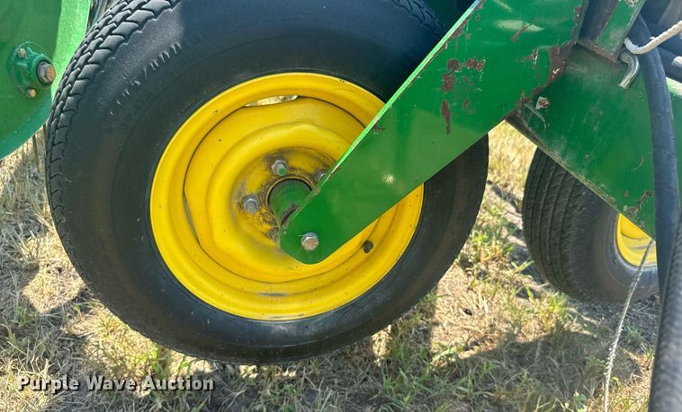 image for item ER2161 John Deere 705 hay rake