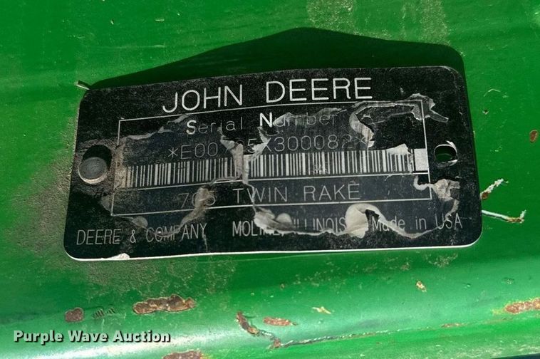 image for item ER2161 John Deere 705 hay rake