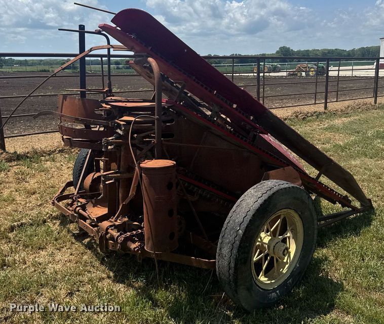 image for item ER2162 Corn binder