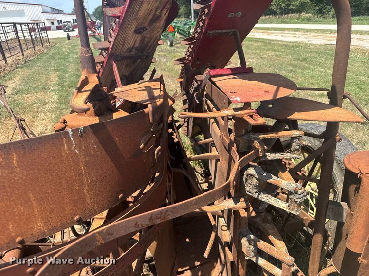 image for item ER2162 Corn binder