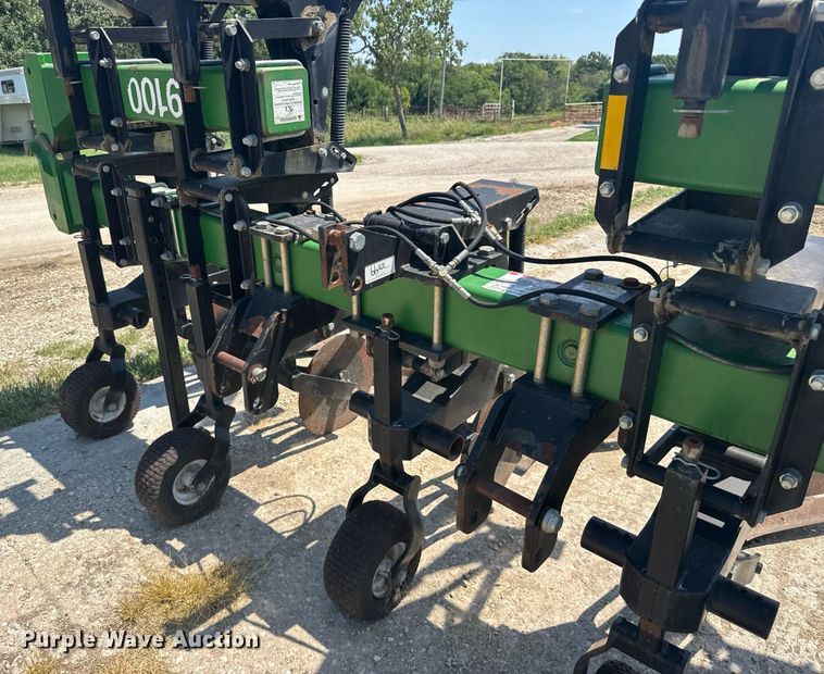 image for item ER2165 B&H Mfg. 9100 row crop cultivator