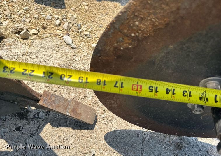 image for item ER2165 B&H Mfg. 9100 row crop cultivator