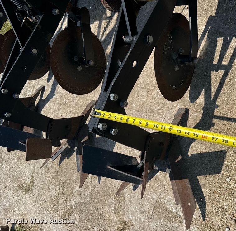 image for item ER2165 B&H Mfg. 9100 row crop cultivator