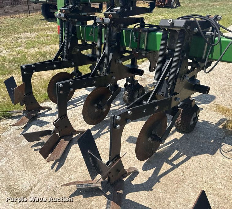 image for item ER2165 B&H Mfg. 9100 row crop cultivator