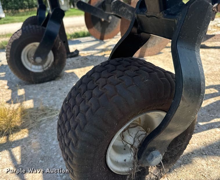 image for item ER2165 B&H Mfg. 9100 row crop cultivator