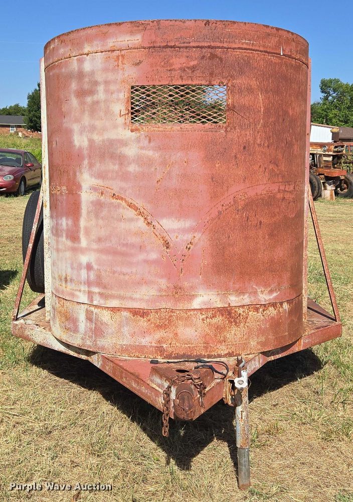 image for item EU3520 Shop built livestock trailer