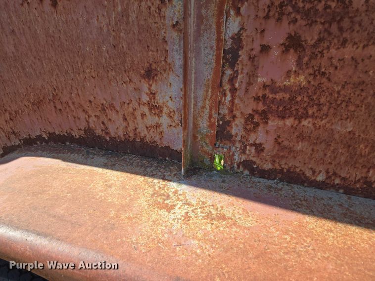 image for item EU3520 Shop built livestock trailer