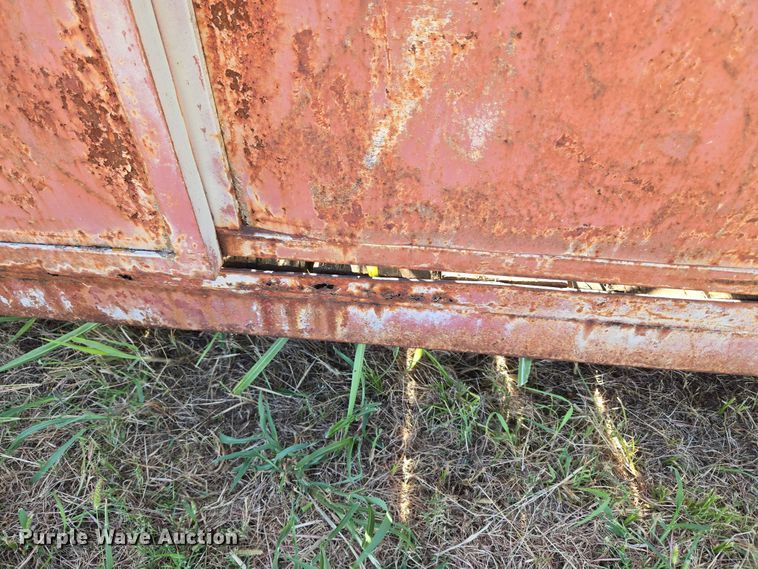 image for item EU3520 Shop built livestock trailer