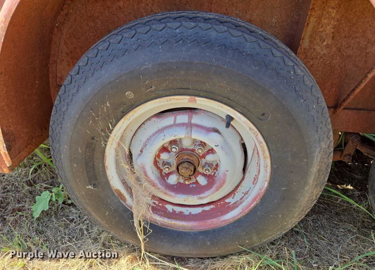image for item EU3520 Shop built livestock trailer