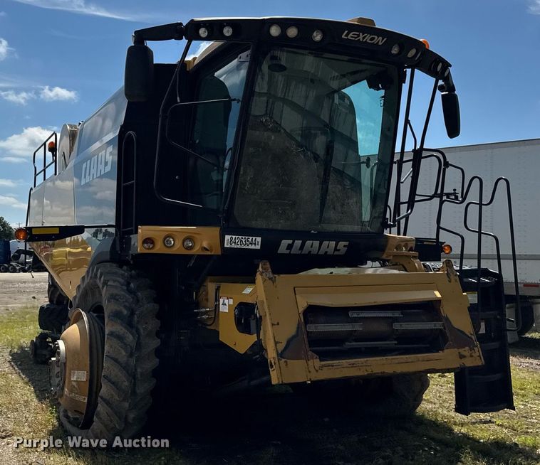 image for item YA0735 2011 Claas 730 Lexion combine