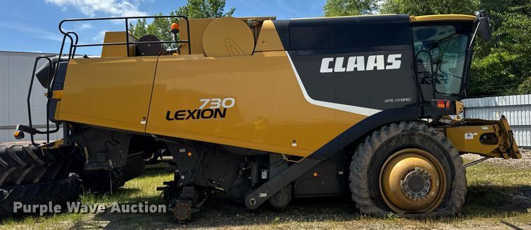 image for item YA0735 2011 Claas 730 Lexion combine