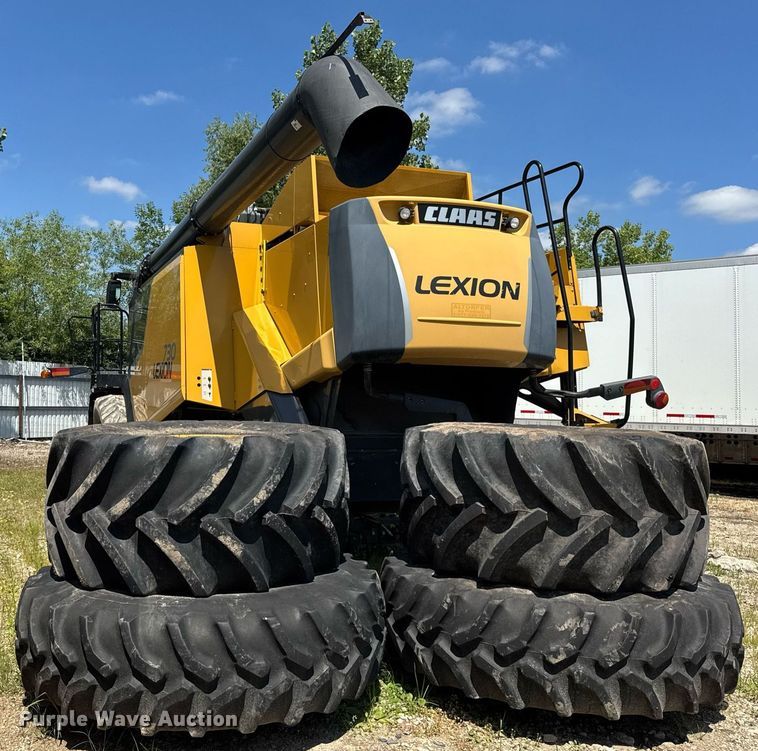 image for item YA0735 2011 Claas 730 Lexion combine