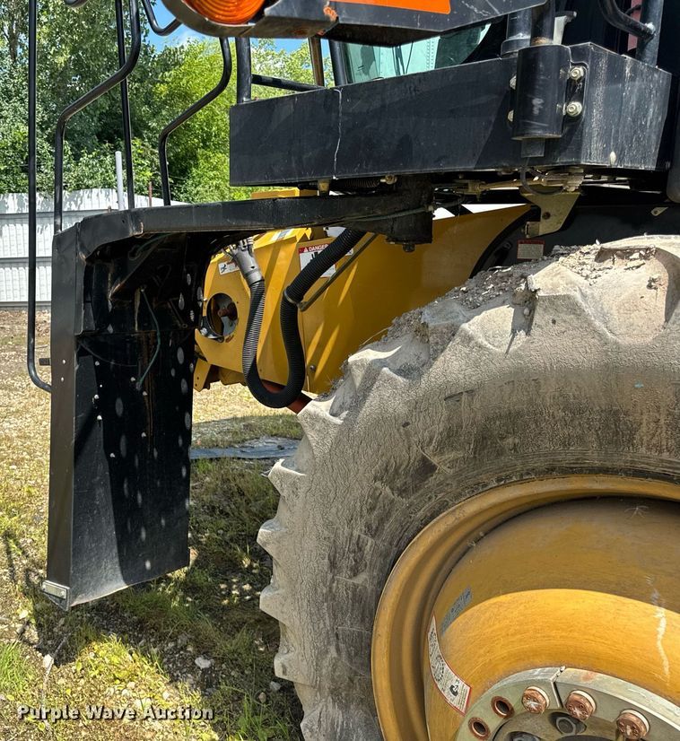 image for item YA0735 2011 Claas 730 Lexion combine