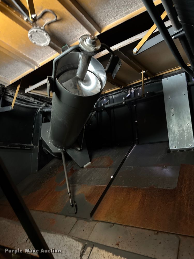 image for item YA0735 2011 Claas 730 Lexion combine