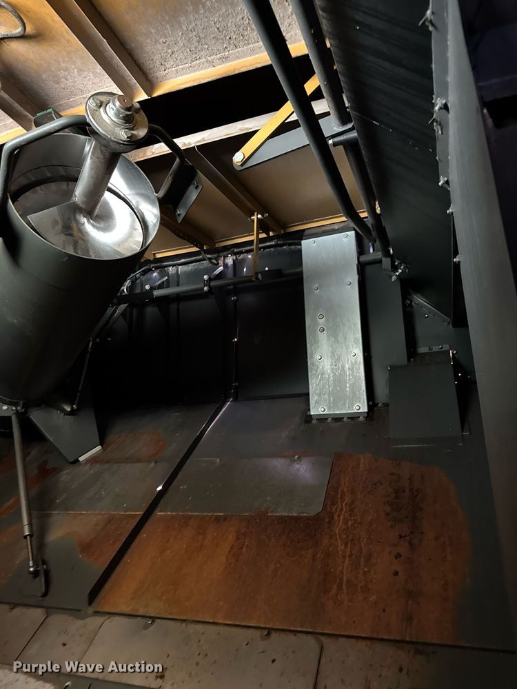 image for item YA0735 2011 Claas 730 Lexion combine