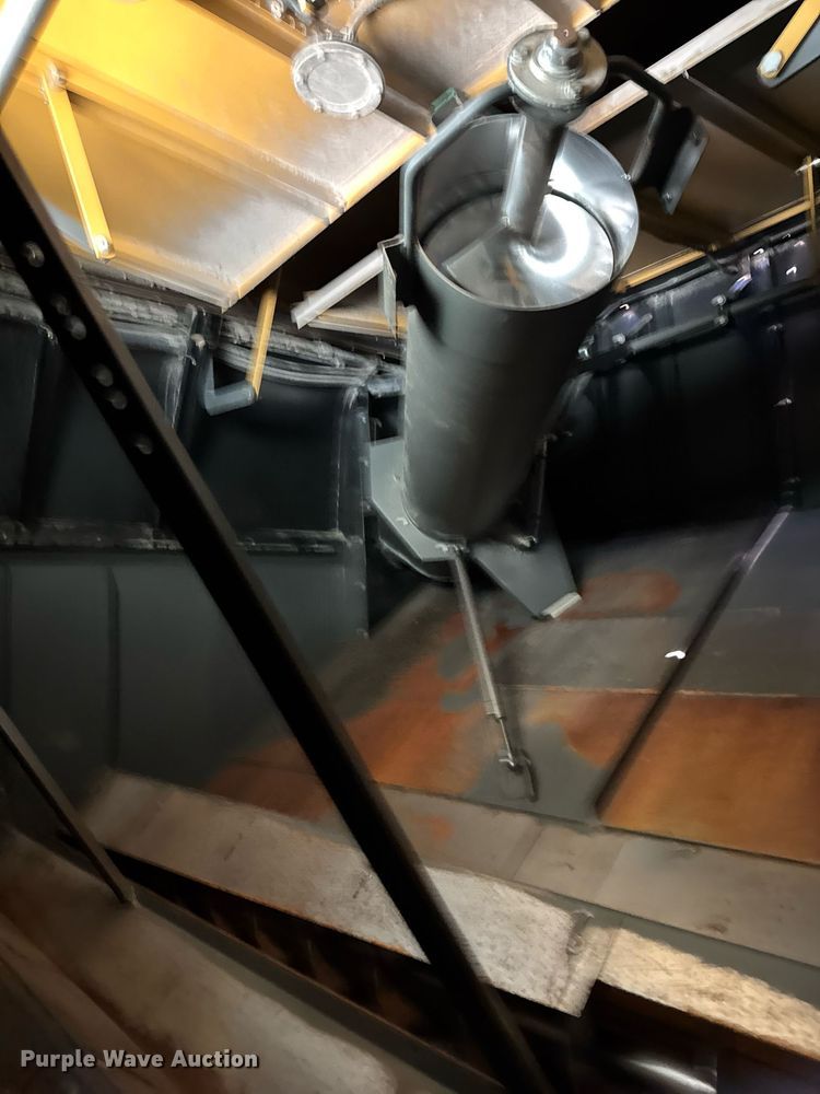 image for item YA0735 2011 Claas 730 Lexion combine