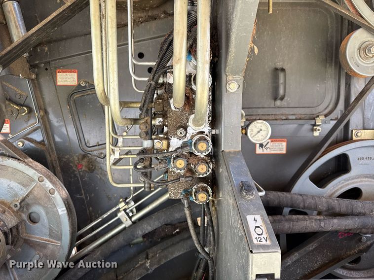 image for item YA0735 2011 Claas 730 Lexion combine