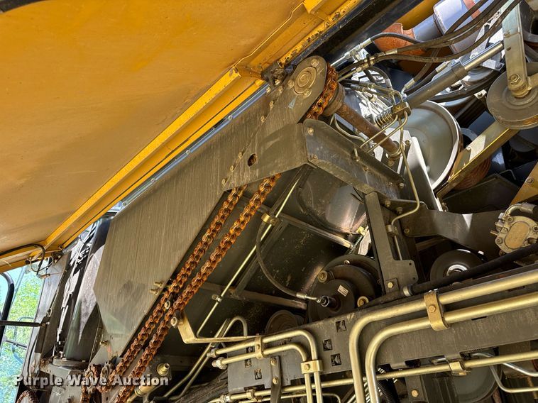 image for item YA0735 2011 Claas 730 Lexion combine