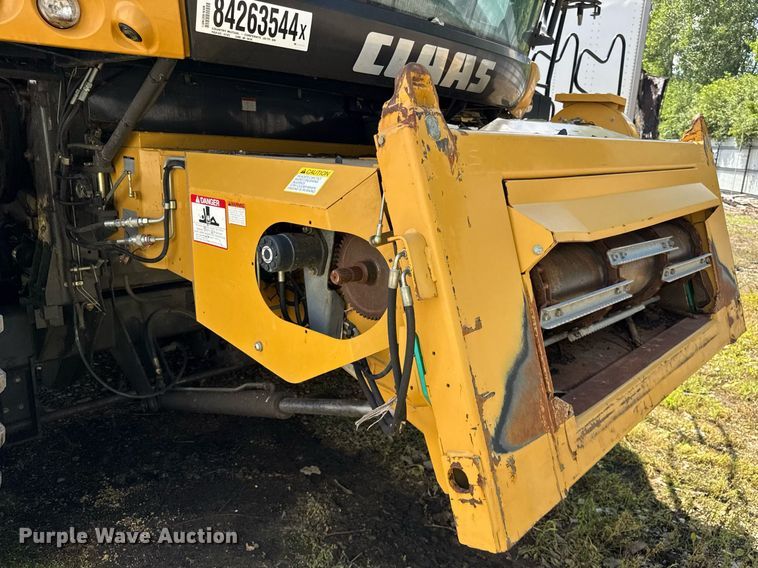 image for item YA0735 2011 Claas 730 Lexion combine