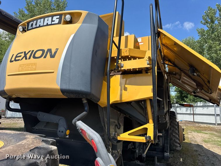 image for item YA0735 2011 Claas 730 Lexion combine