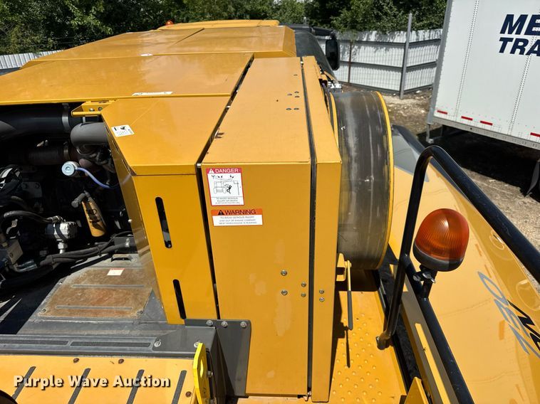 image for item YA0735 2011 Claas 730 Lexion combine