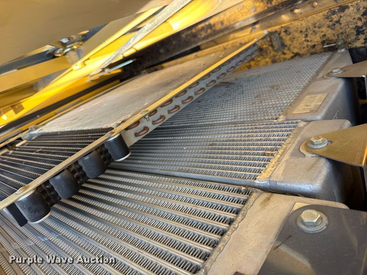 image for item YA0735 2011 Claas 730 Lexion combine