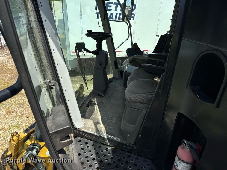 image for item YA0735 2011 Claas 730 Lexion combine