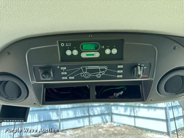 image for item YA0735 2011 Claas 730 Lexion combine