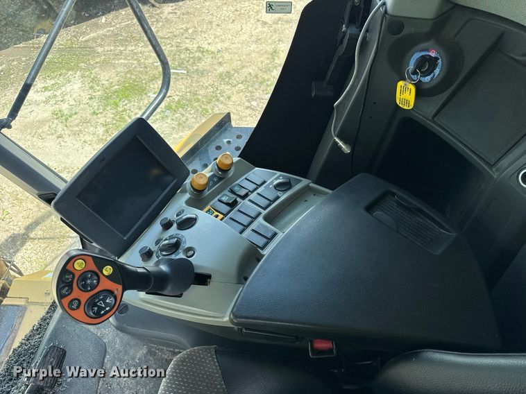 image for item YA0735 2011 Claas 730 Lexion combine