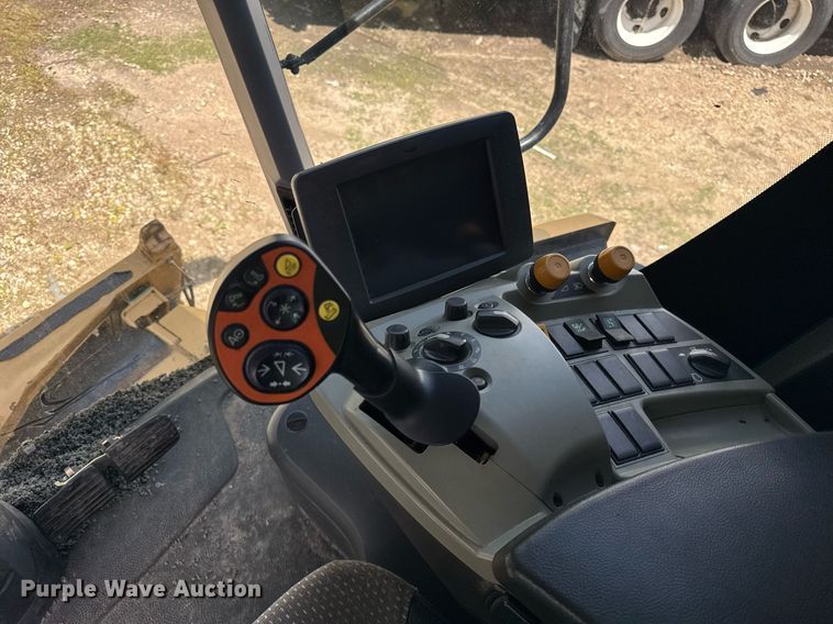 image for item YA0735 2011 Claas 730 Lexion combine